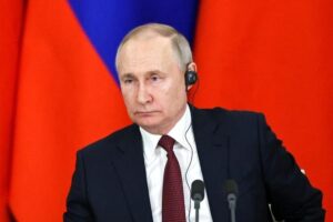 Петербургских студентов попросили пройти опрос об отношении к Путину и войне в Украине